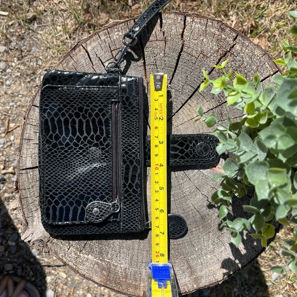 Perlina New York Wristlet - Picture 3 of 6